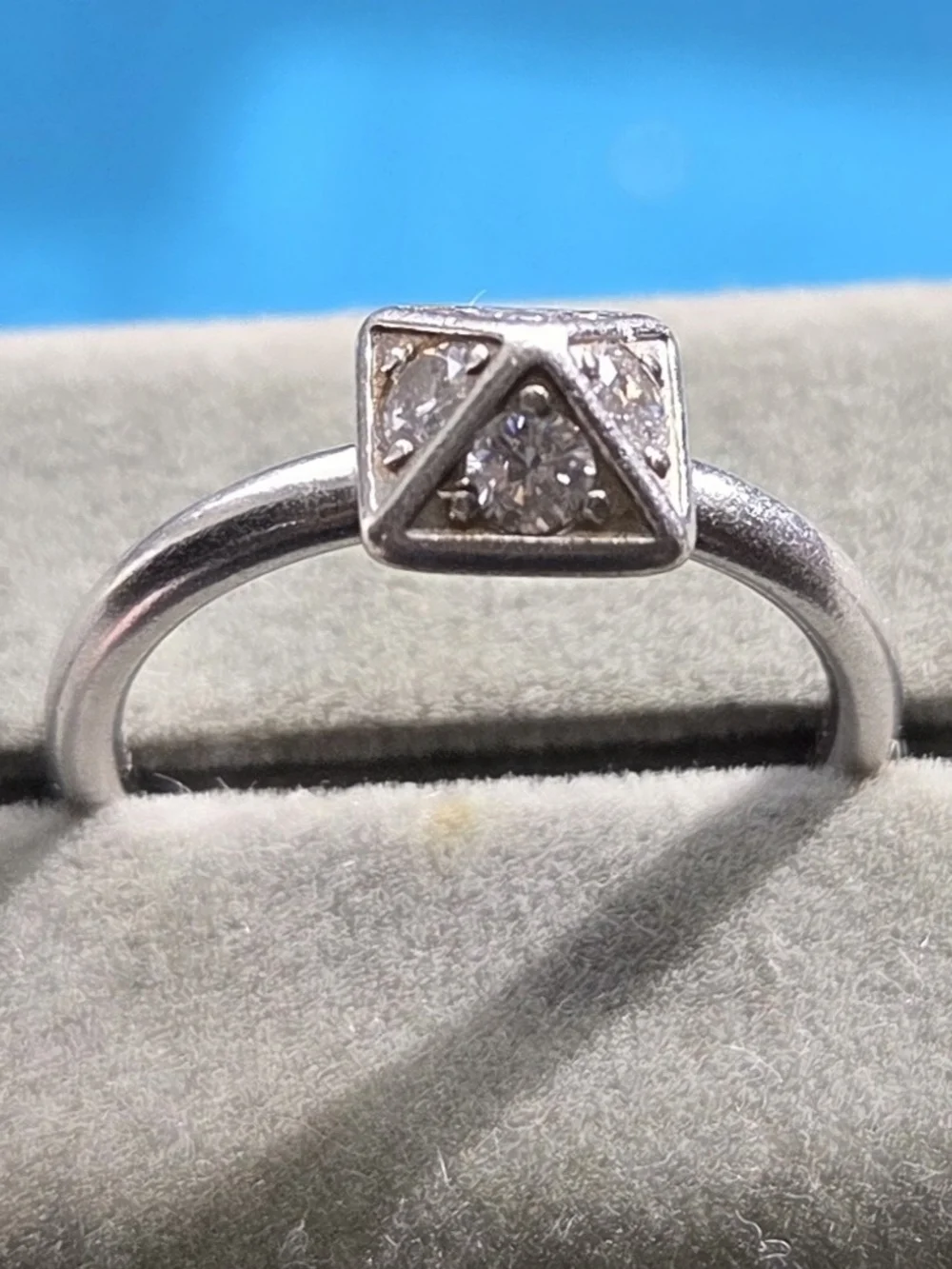 Jennifer Lopez Pyramid Ring Sterling Silver 925  Four Clear Gemstones Size 8.25